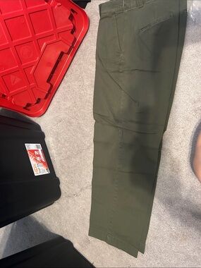 Old Navy Women's Olive Green Chinos